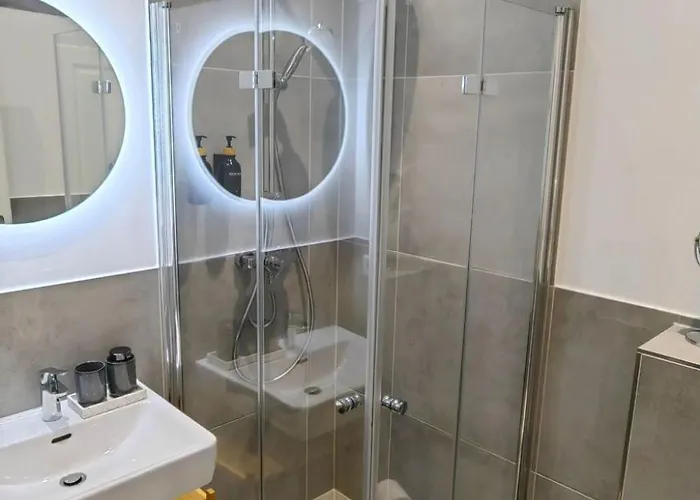 250m Rhein - Ruhiges Naehe Hbf -k-111-s By Interhome Apartment Mayen